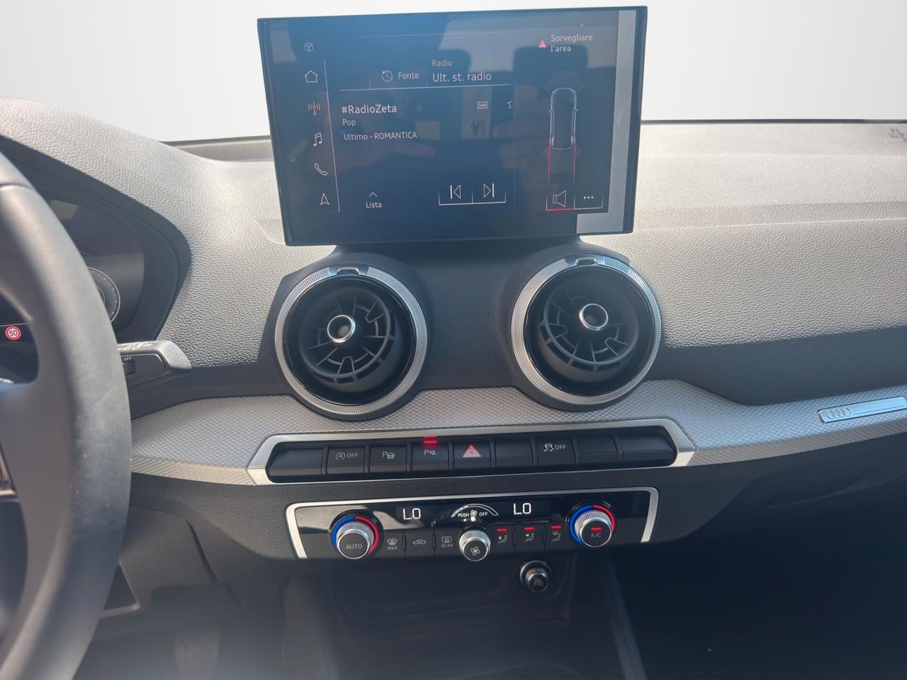 Audi Q2 30 TDI Identity Black