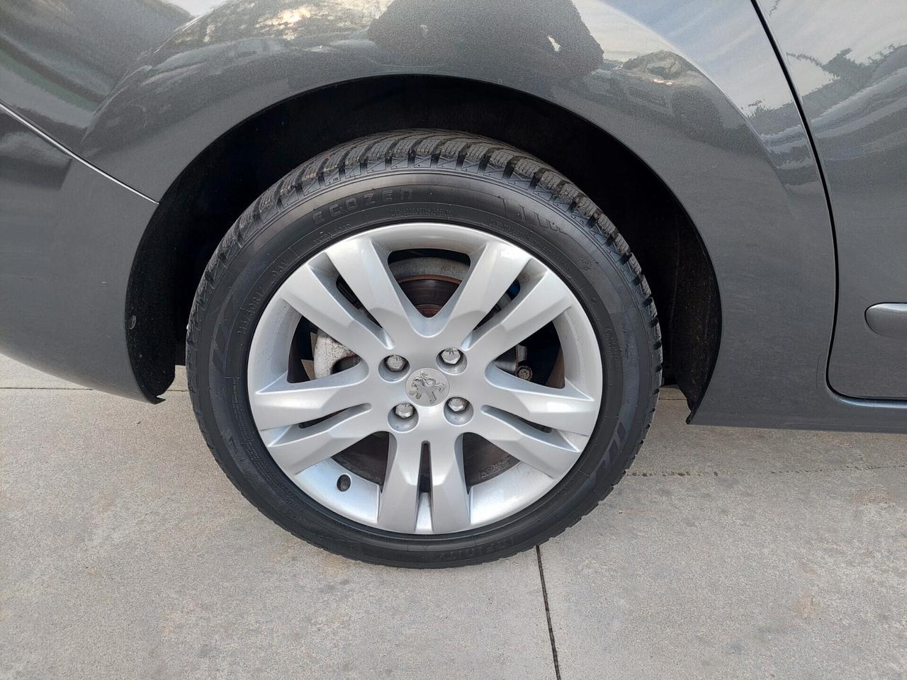 Peugeot 5008 1.6 HDi 110CV 80.000km 7posti