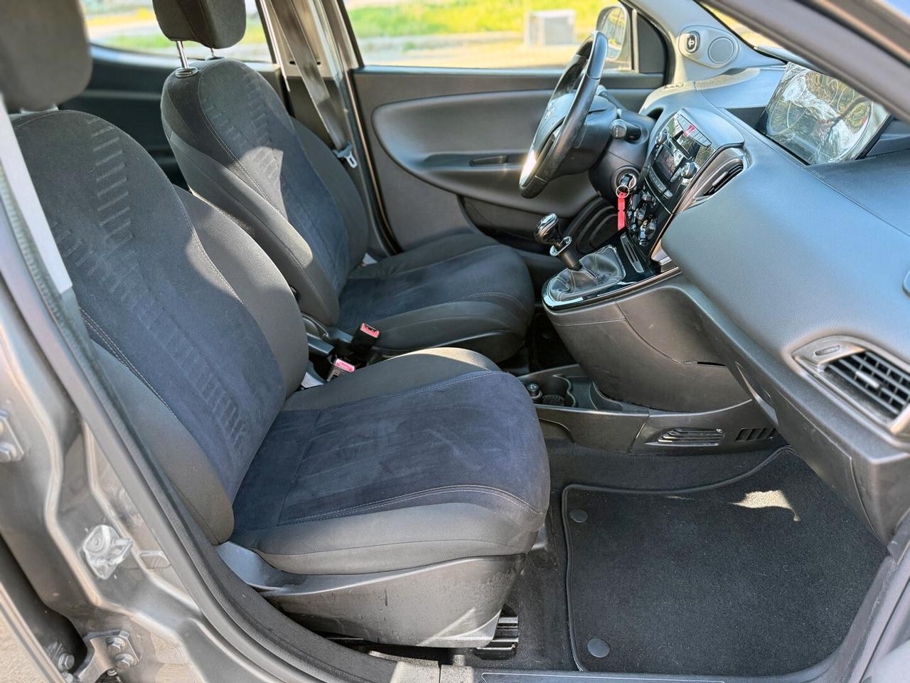 Lancia Ypsilon 1.2 benz. 69 CV 5 porte S&S Gold E6b *UNIPRO* - 2014 GARANZIA RATE PERMUTE