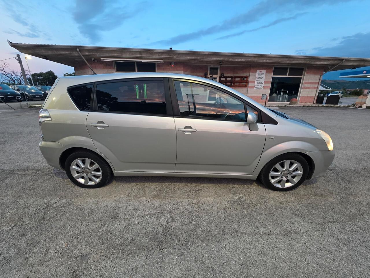 Toyota Corolla Verso 2.2 16V D-4D Sol