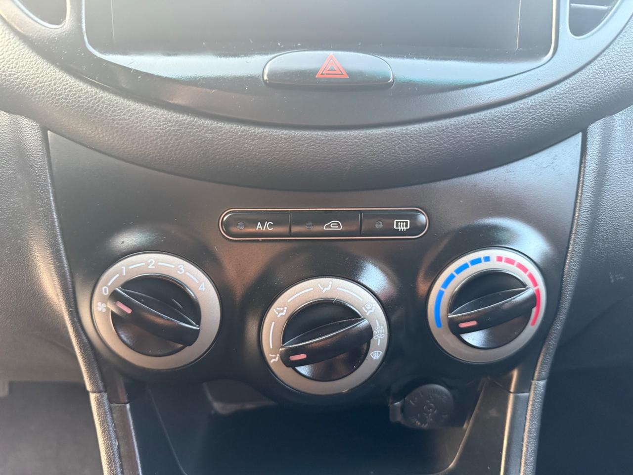 Hyundai i10 1.1 12V Sound Edition