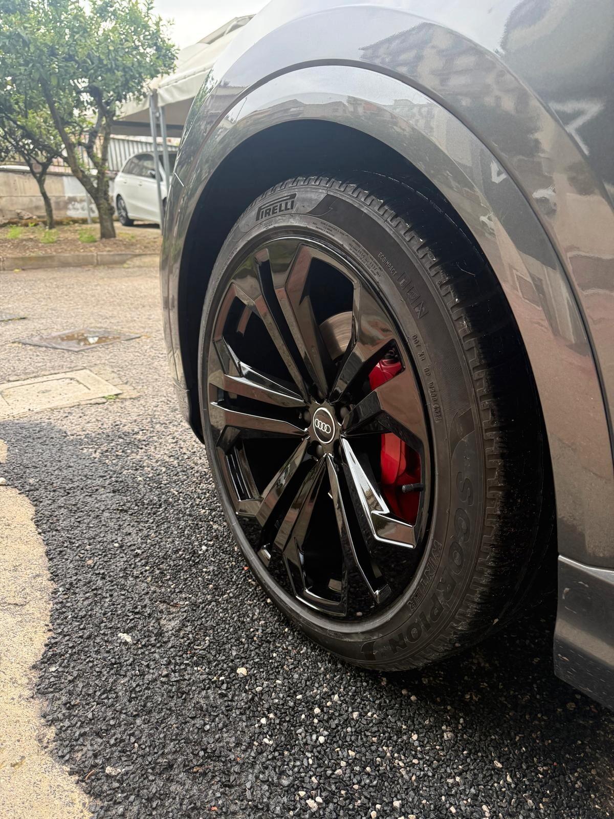 Audi Q8 50 TDI 286 CV quattro S-line