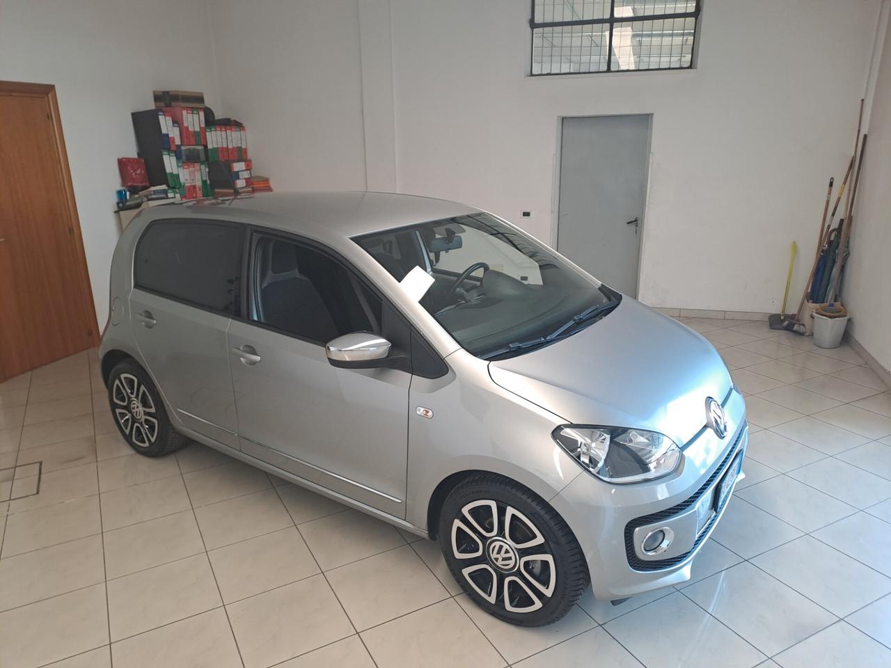 Volkswagen up! 1.0 75 CV 5p. high