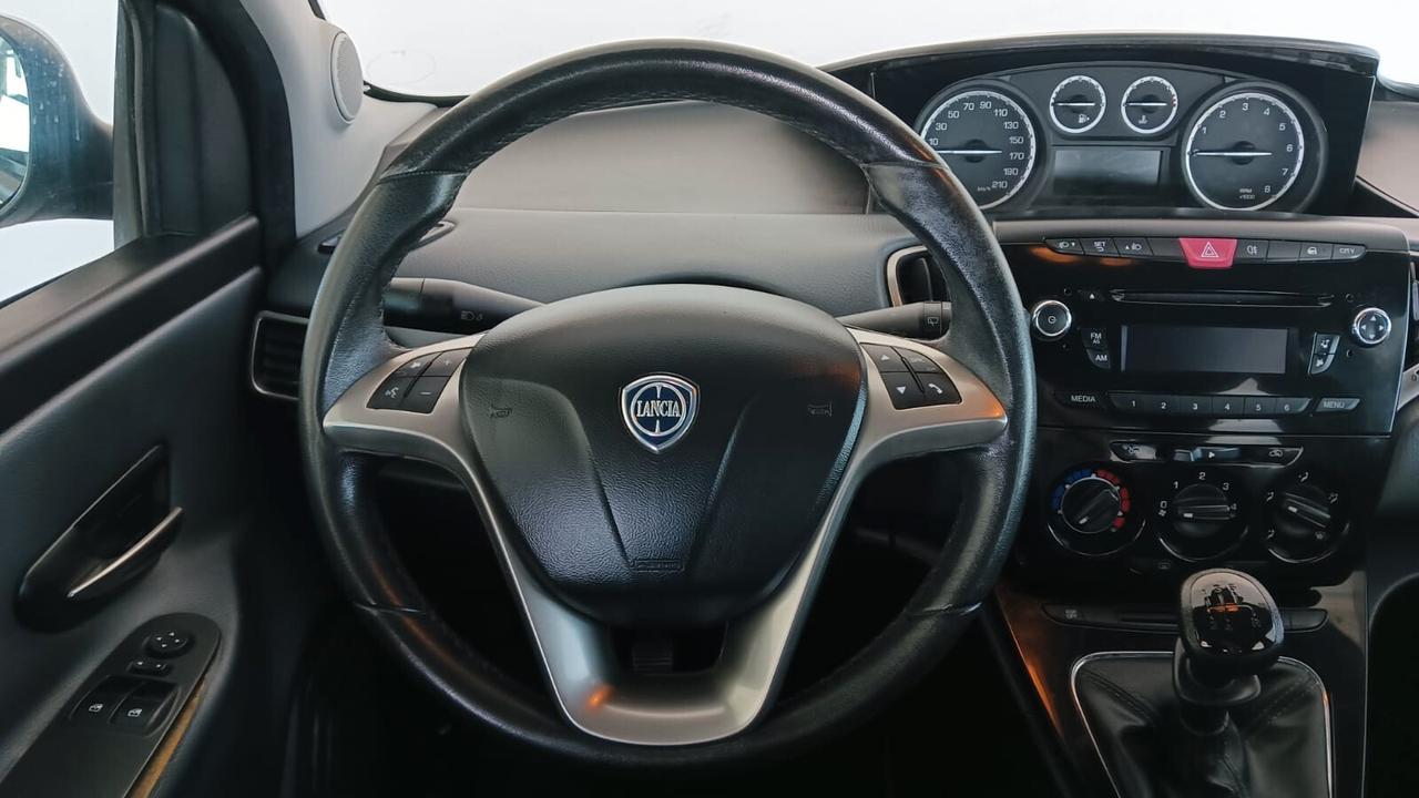Lancia Ypsilon 1.2 69 CV 5 porte Platinum