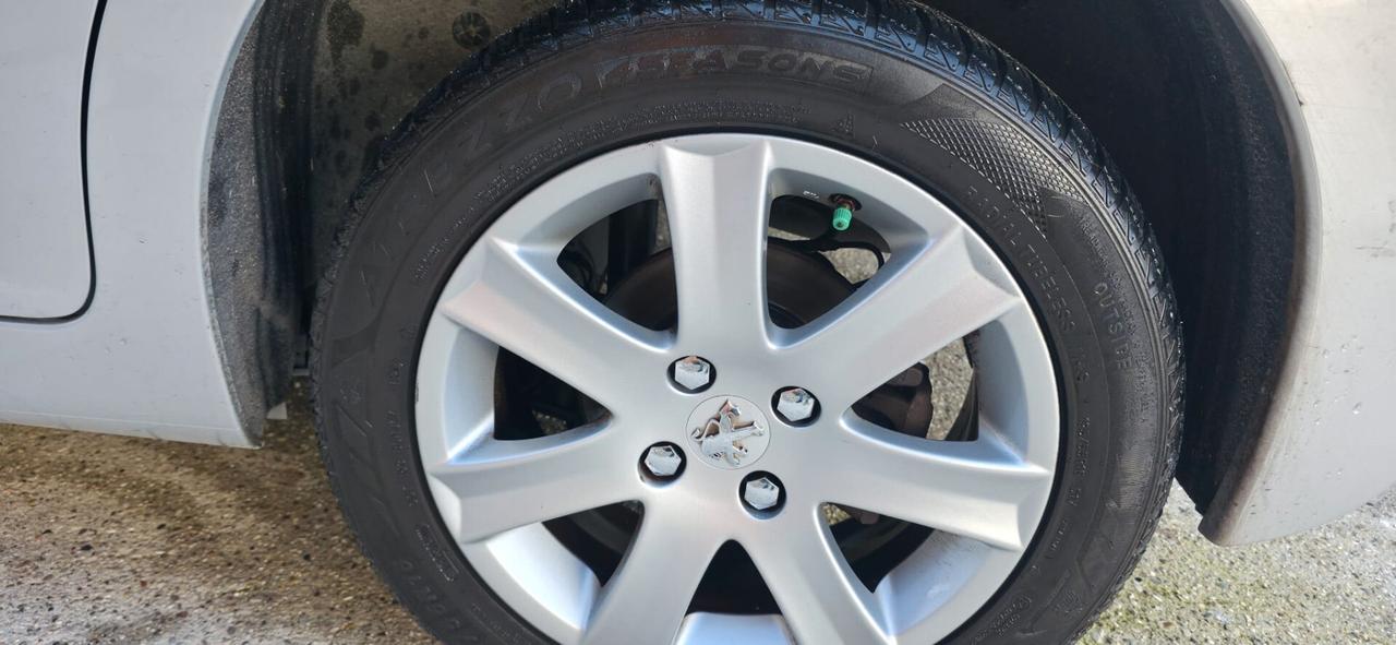 Peugeot 207 1.6 HDi 110CV 5p. Féline neopatentati