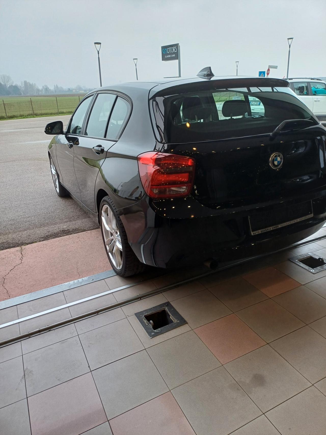 Bmw 114 114i 5p. Unique