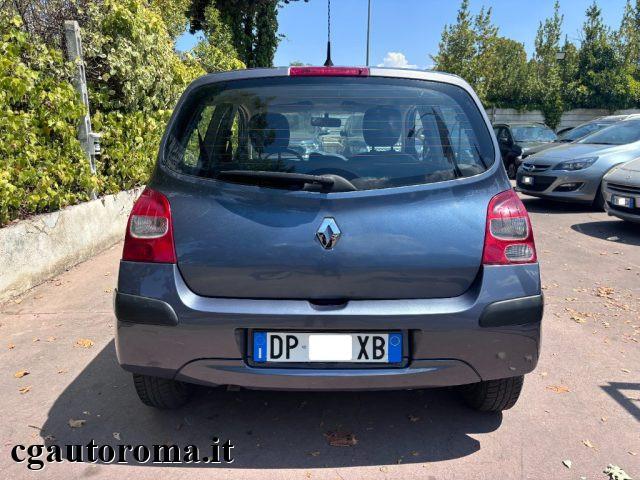 RENAULT Twingo 1.2 8V Confort UNIPRO - NEOPATENTATI!