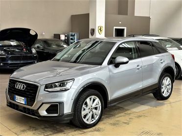 AUDI Q2 40 TFSI quattro S tronic Business Design