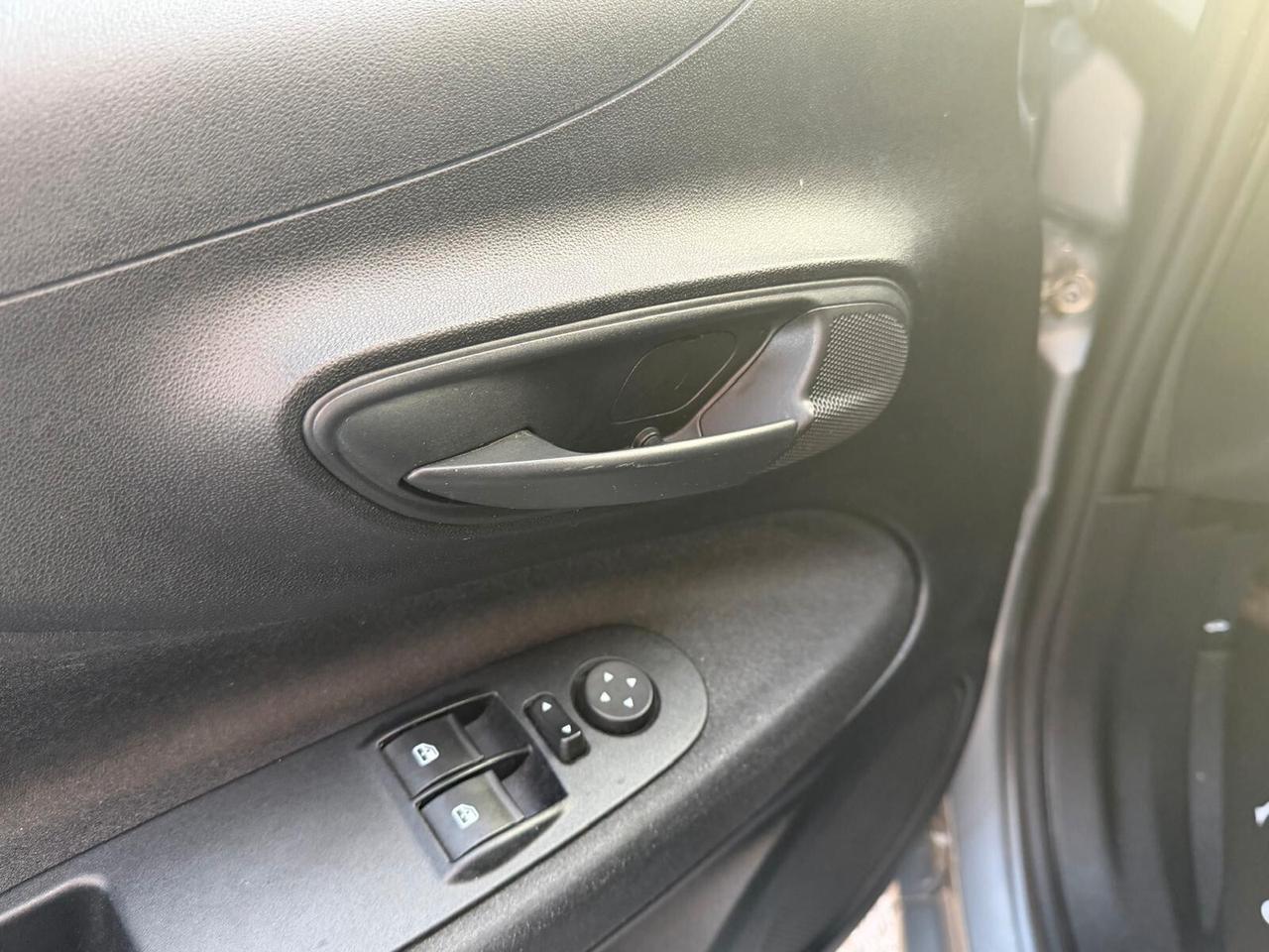 FIAT PUNTO EVO 1.2 70CV 51KW OK NEOPATENTATI ANNO 2012