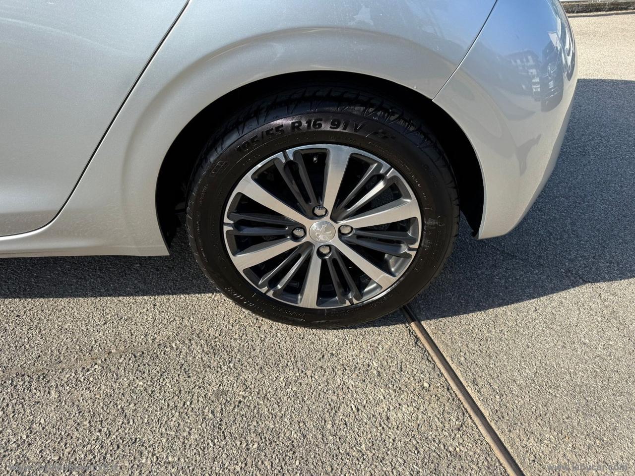 PEUGEOT 208 BlueHDi 75 5p. Allure