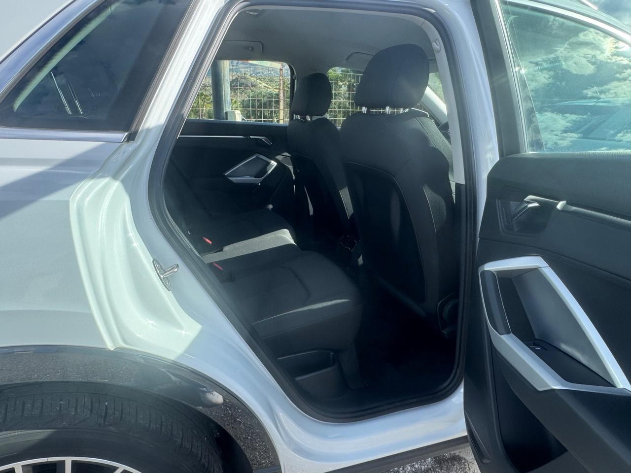 Audi Q3 35 TDI S tronic Business Advanced