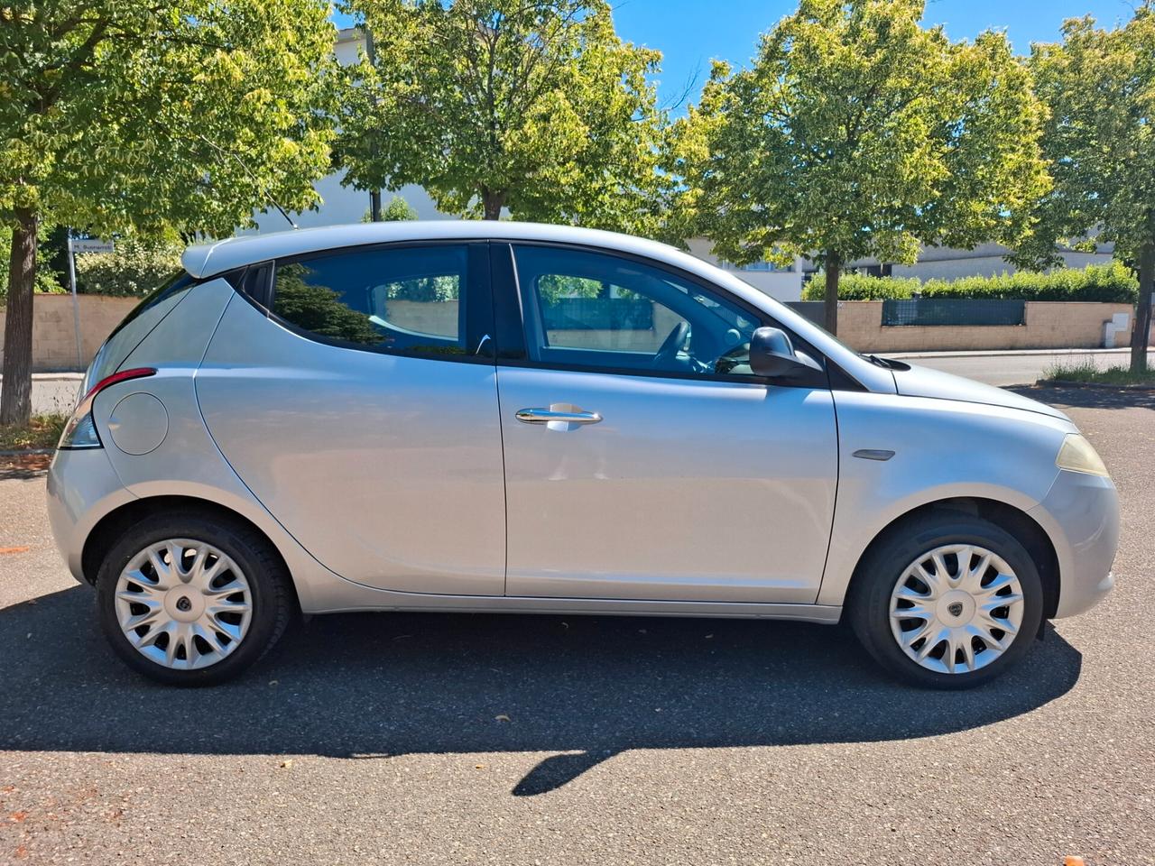 Lancia Ypsilon 1.2 69 CV 5 porte S&S Platinum