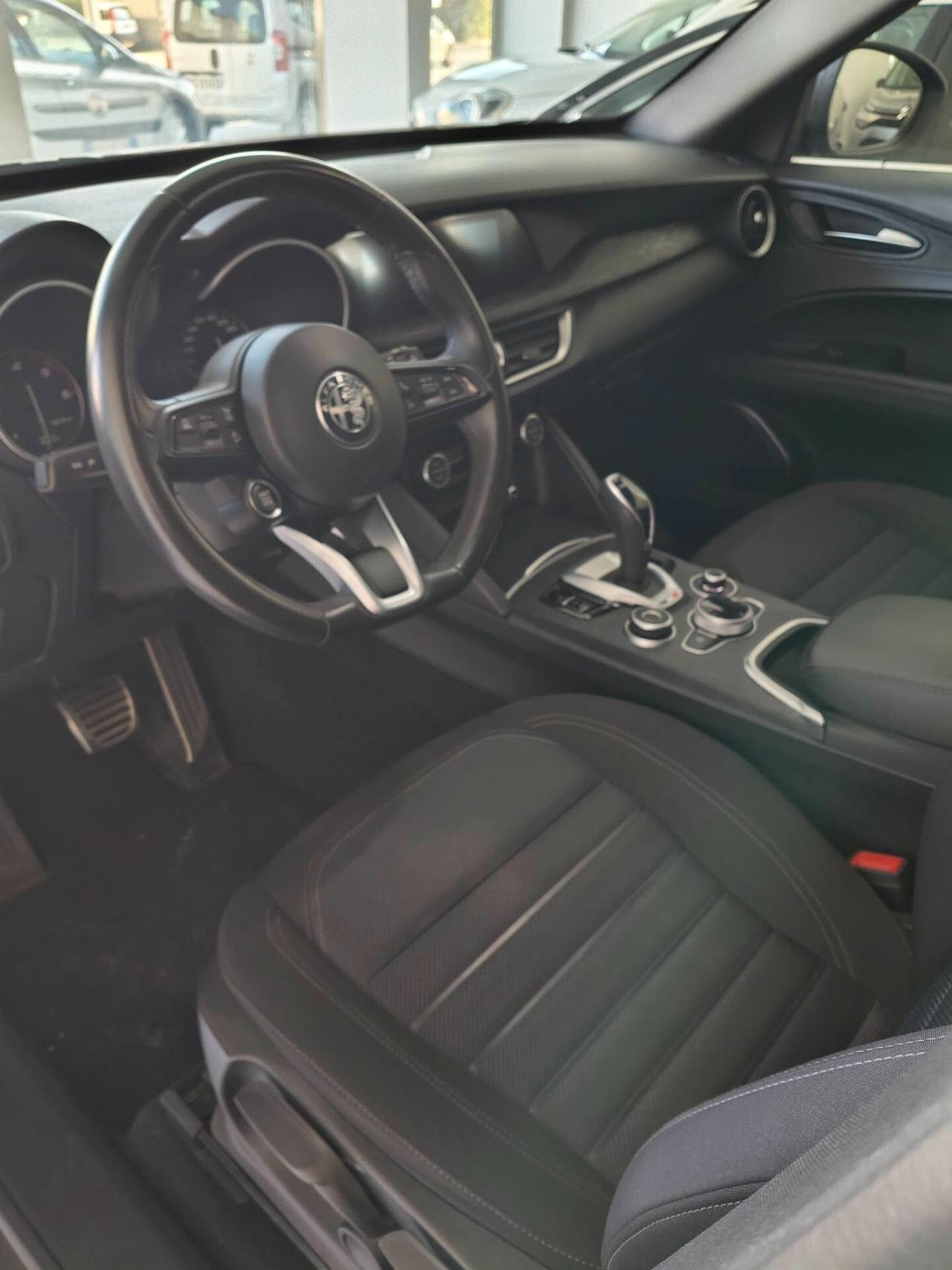 Alfa Romeo Stelvio 2.2 Turbodiesel 160 CV AT8 RWD Business