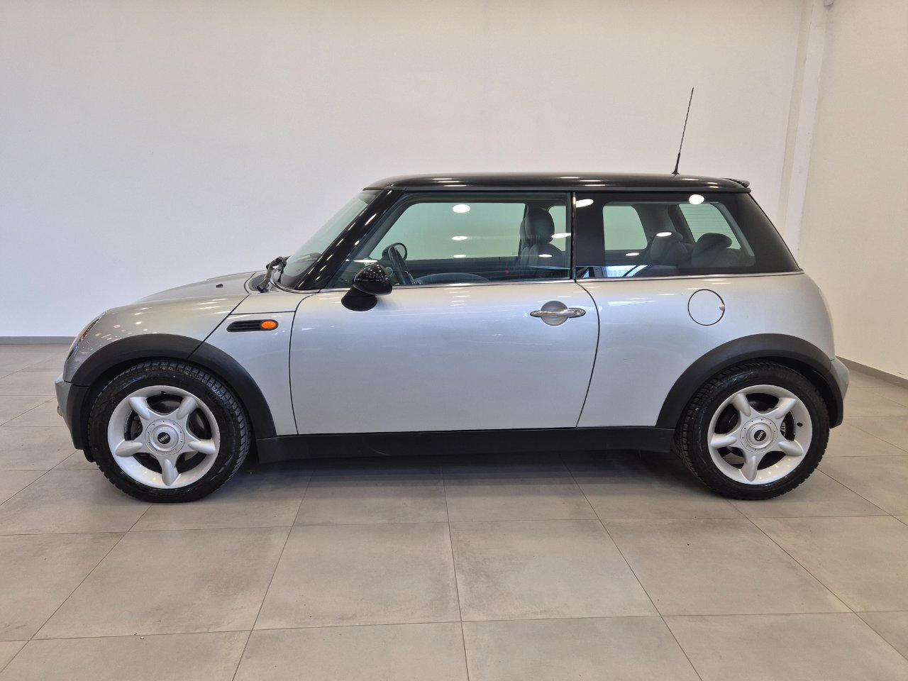 Mini Cooper 1.6 3 p. - NEOPATENTATI