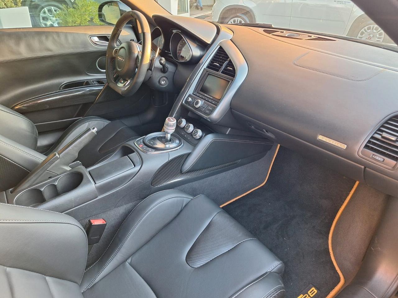 Audi R8 4.2 V8 FSI quattro R tronic