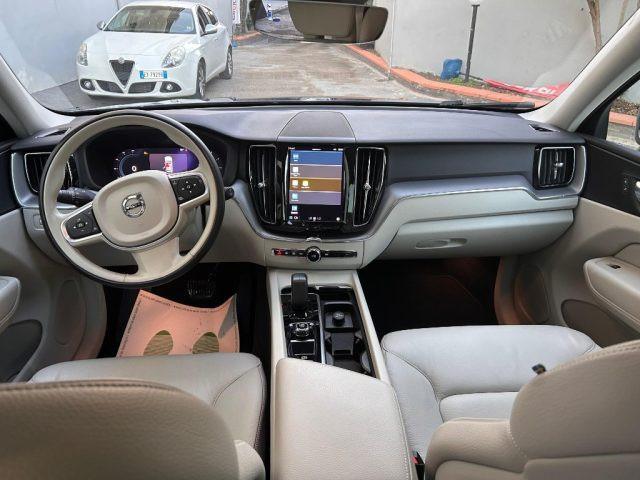 VOLVO XC60 B4 (d) automatico Plus Dark