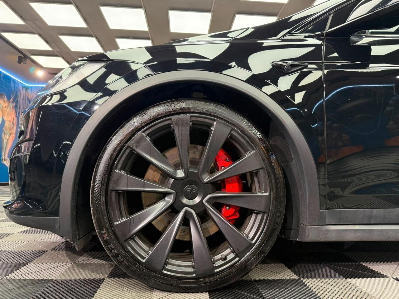 Tesla Model X Plaid (704)