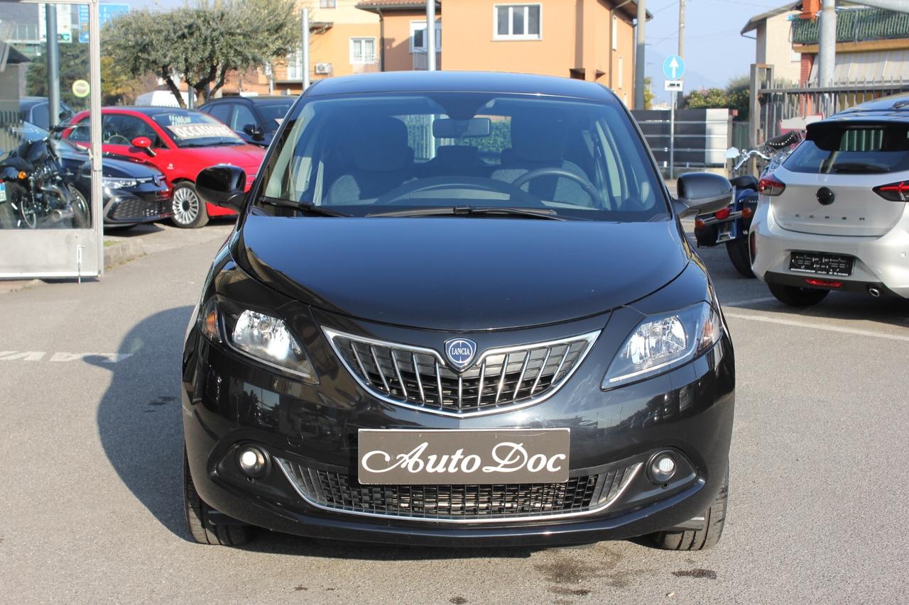 Lancia Ypsilon 1.0 S&S Hybrid Ecochic Gold