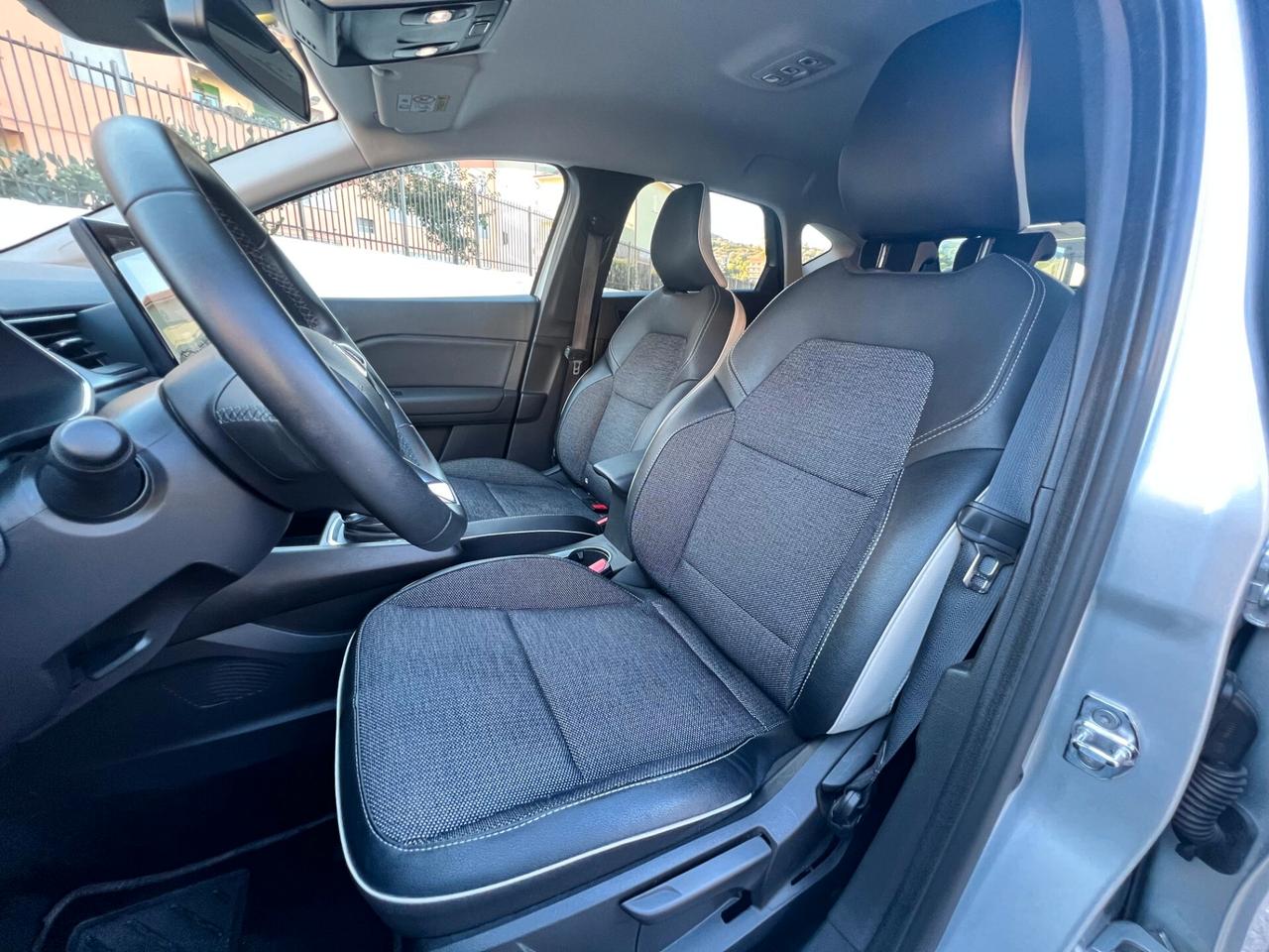 Renault Captur Full Hybrid E-Tech 145 CV Techno Fast Track