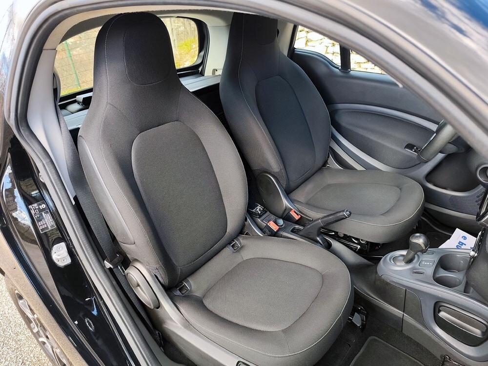 Smart ForTwo 90 0.9 Turbo twinamic Passion NAVI, LED, Sedili Riscalald.