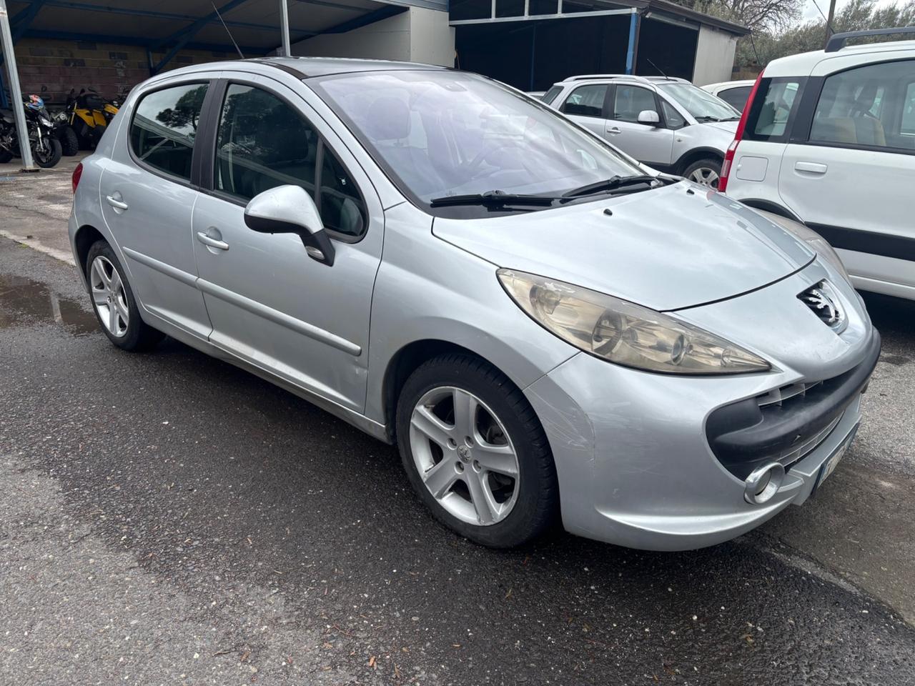 Peugeot 207 1.6 HDi 110CV 5p. XS