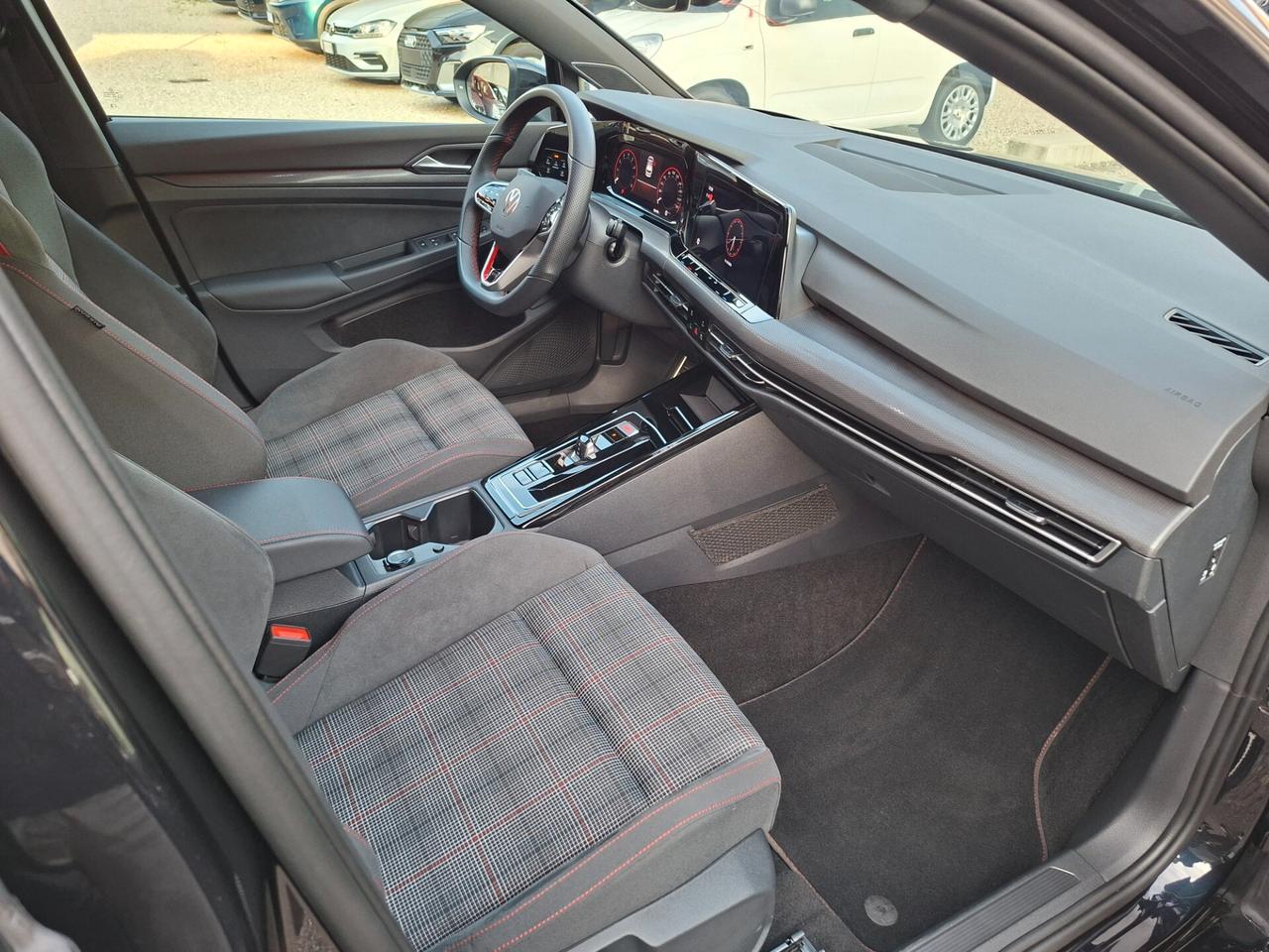 Volkswagen Golf GTI 2.0 TSI DSG