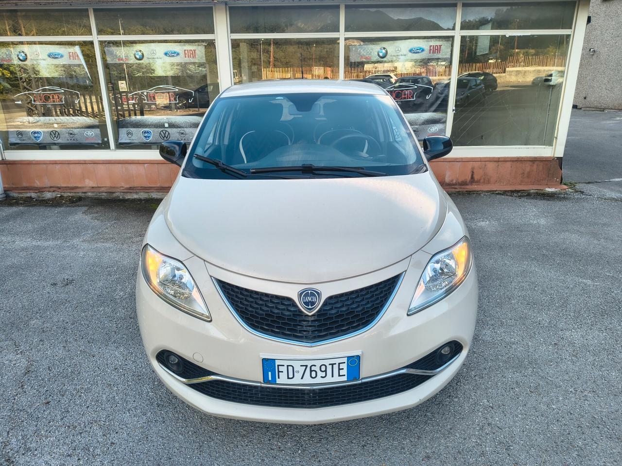 LANCIA YPSILON 1.2 69 CV 5 PORTE PLATINUM