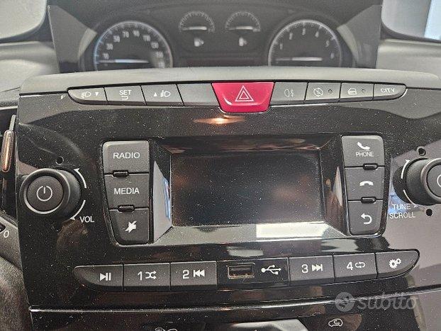 lancia ypsilon ecochic hybrid