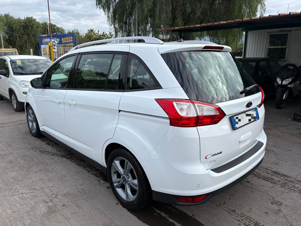 Ford C-Max TDCi Titanium p.a.r.i.-a.l.-.-n.u.o.v.o.