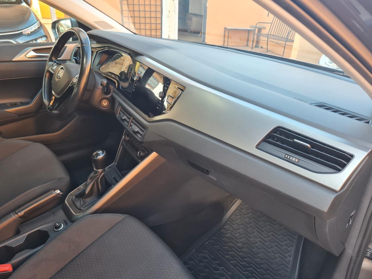 Volkswagen Polo 1.0 TSI 5p. R-Line *PDC*AUX*BLUETOOTH*