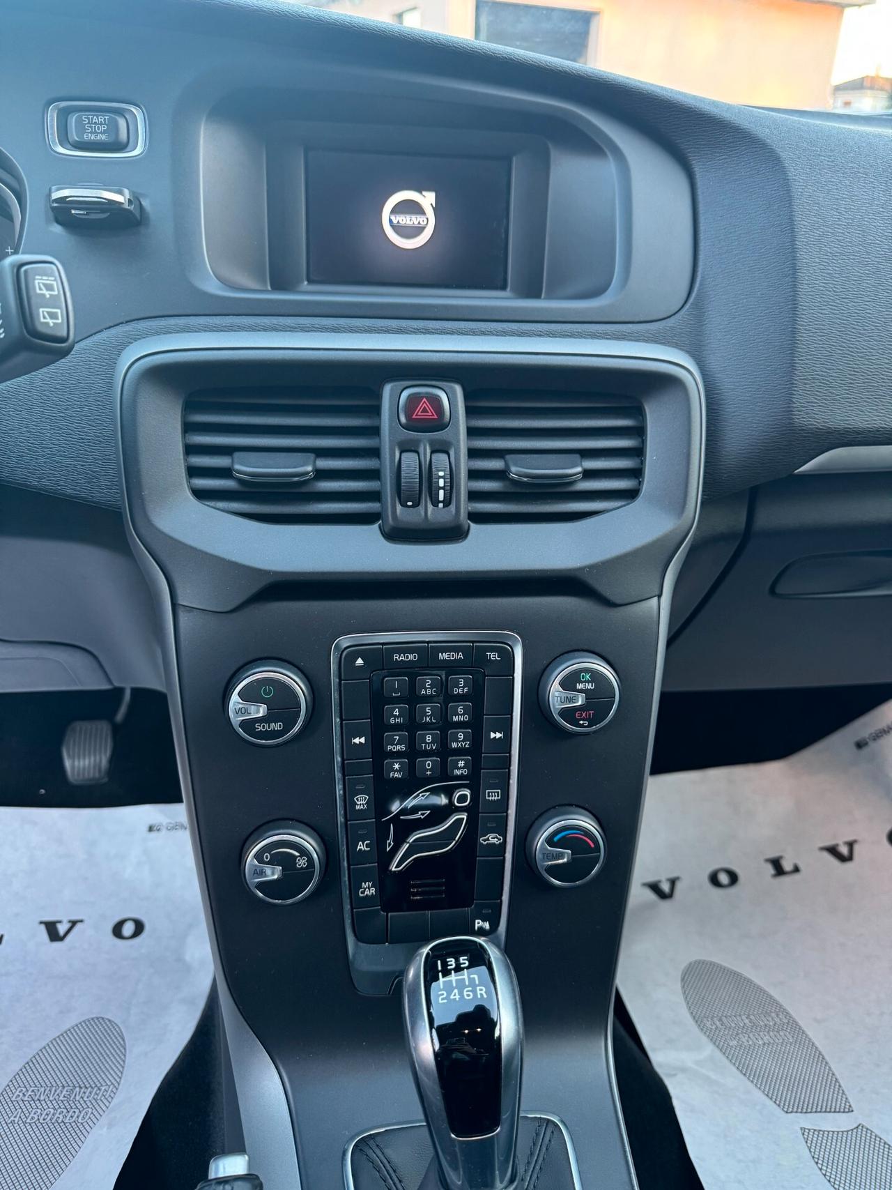 Volvo V40 T2
