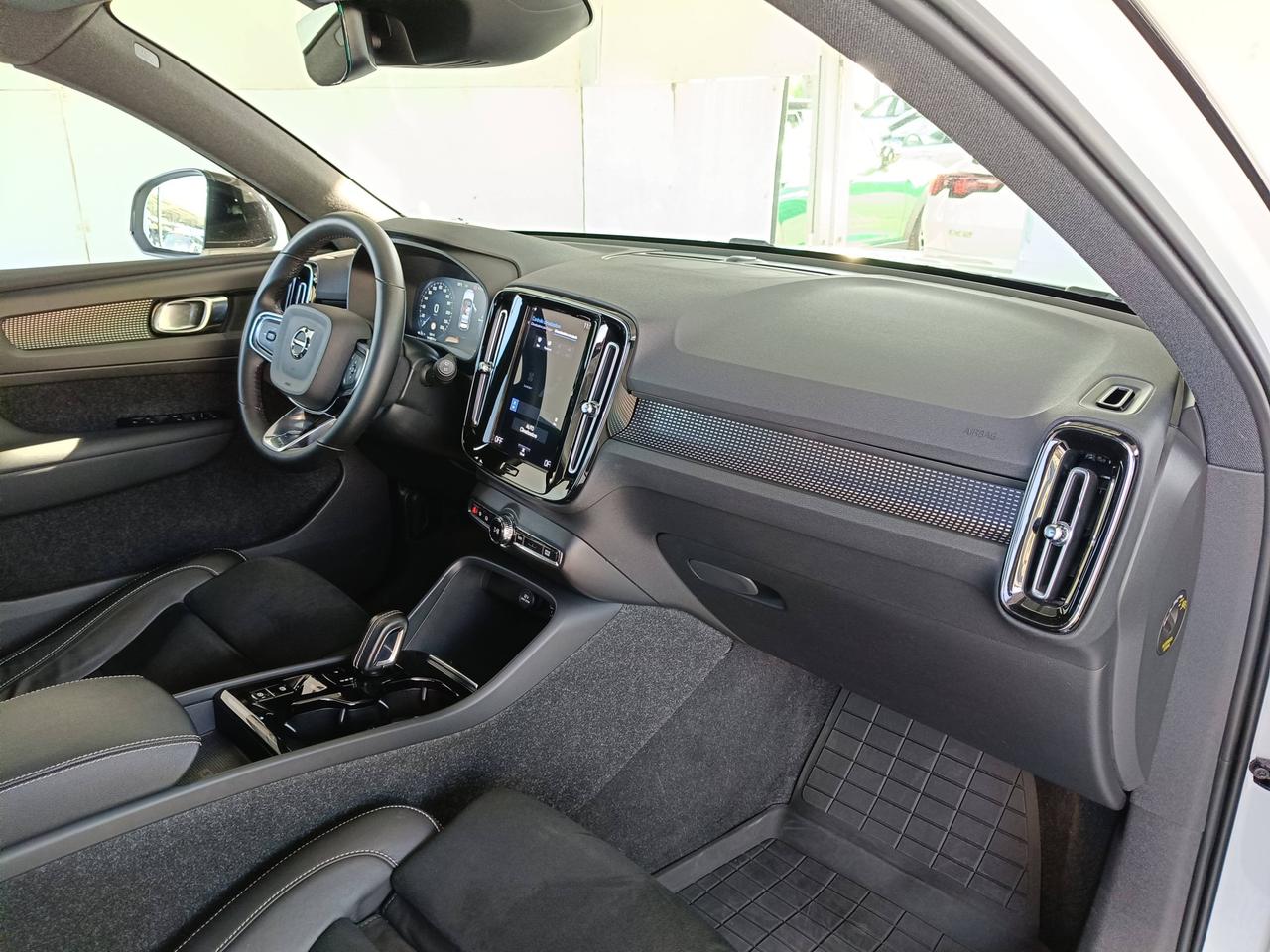 VOLVO XC40 - XC40 1.5 t4 phev R-design auto my21