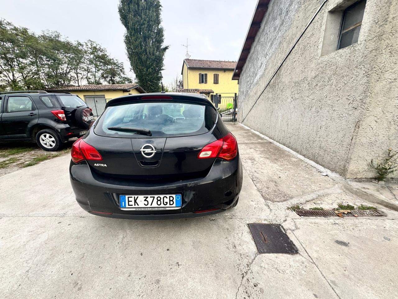 Opel Astra 1.4 100CV Edition
