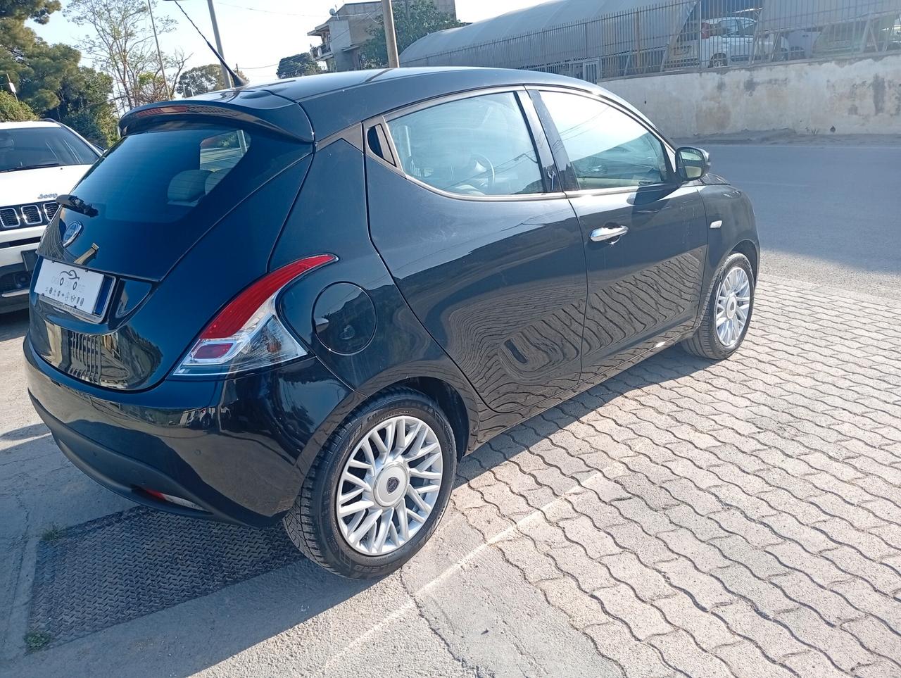 Lancia Ypsilon 1.3 MJT 16V 95 CV 5 MOTORE NUOVO!