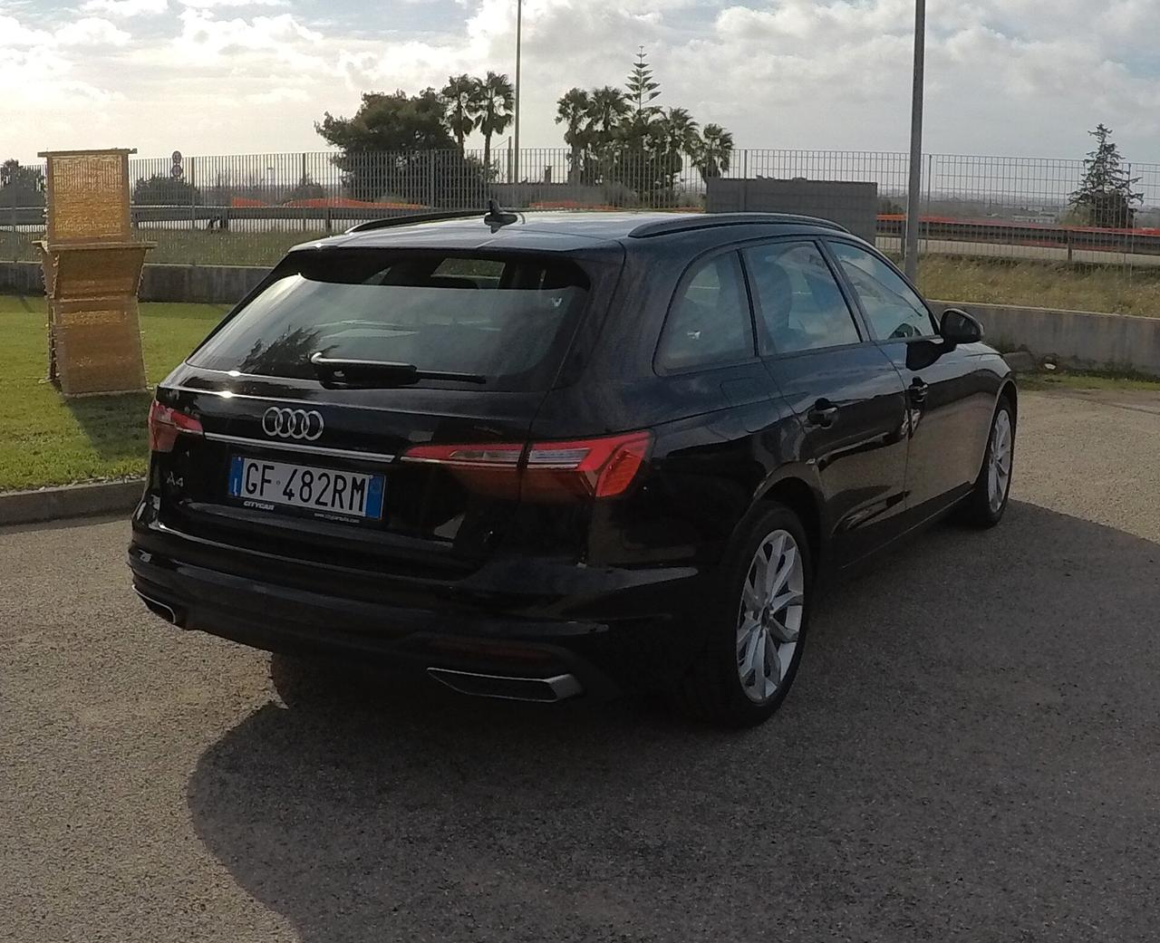 Audi A4 Avant 30 TDI/136 CV S tronic Business
