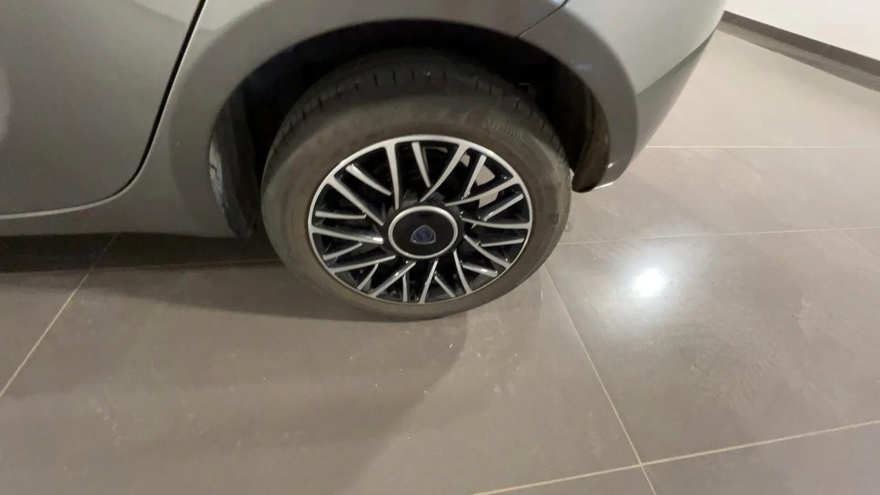 Lancia Ypsilon 1.0 FireFly 5 porte S&S Hybrid Platino
