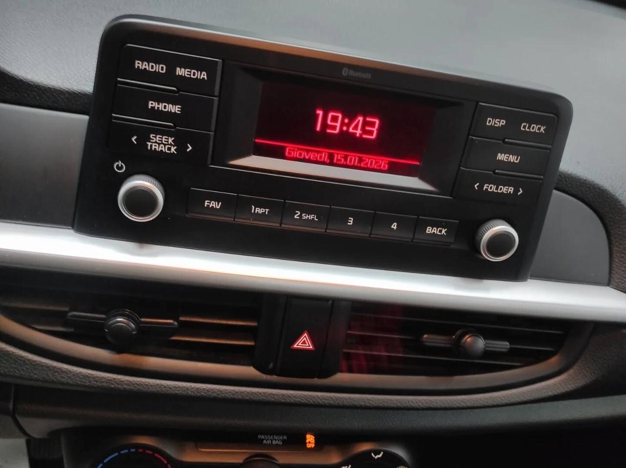 Kia Picanto 2022 1.0 benzina usb comandi al volante