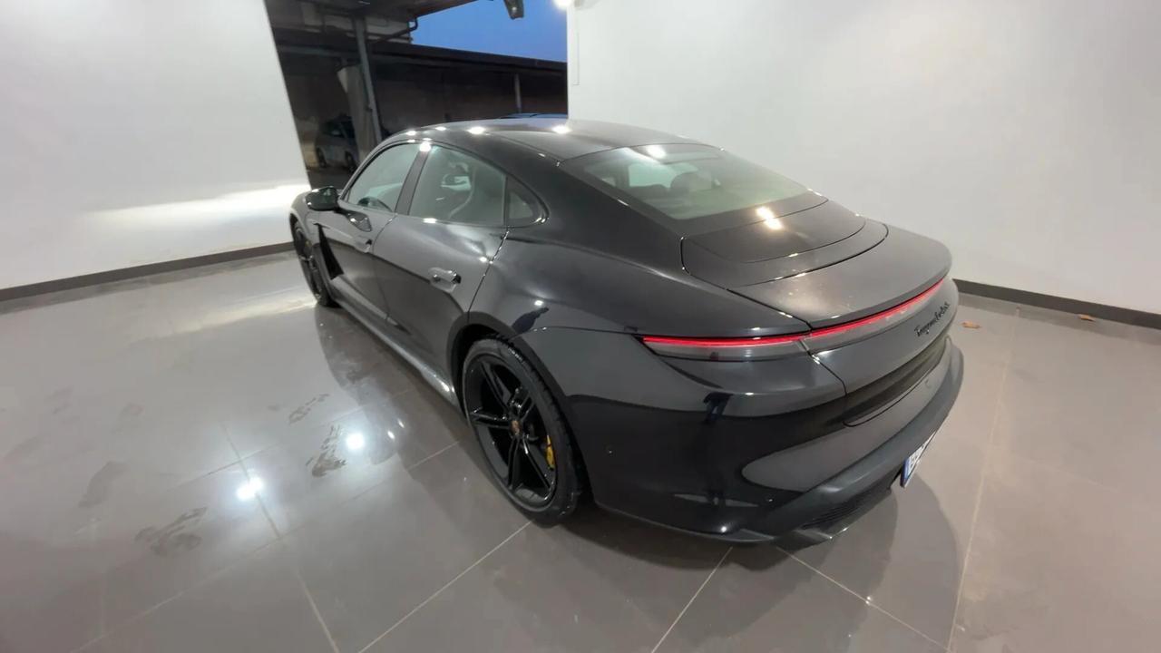 Porsche Taycan Turbo S NESSUN VINCOLO FINANZIARIO