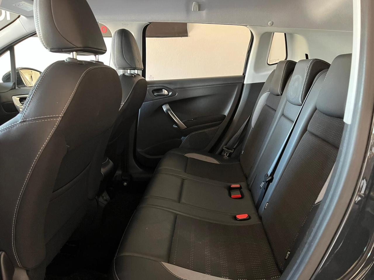Peugeot 2008 BlueHDi 100 S&S Black Matt