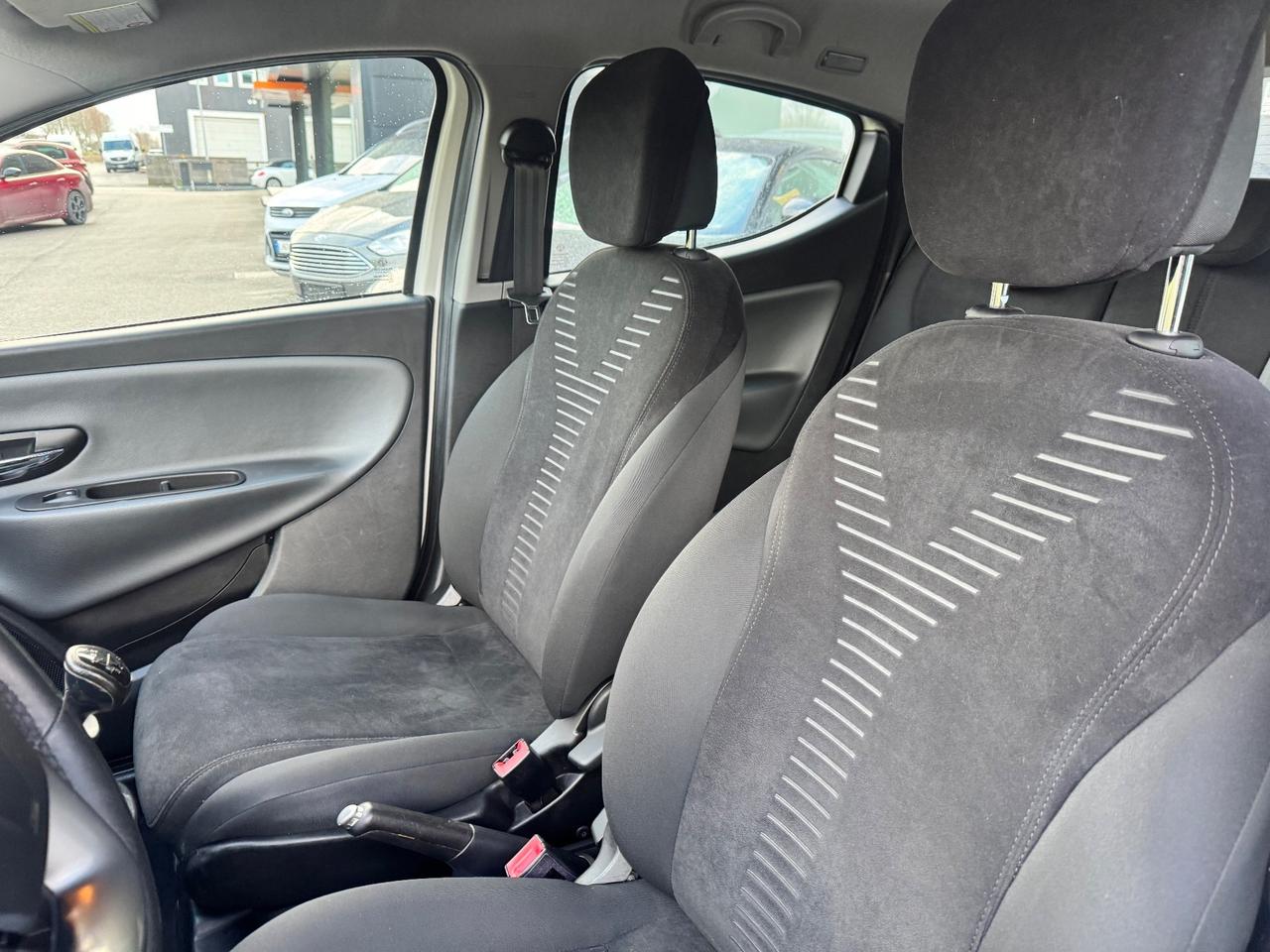 Lancia Ypsilon Neopatentati