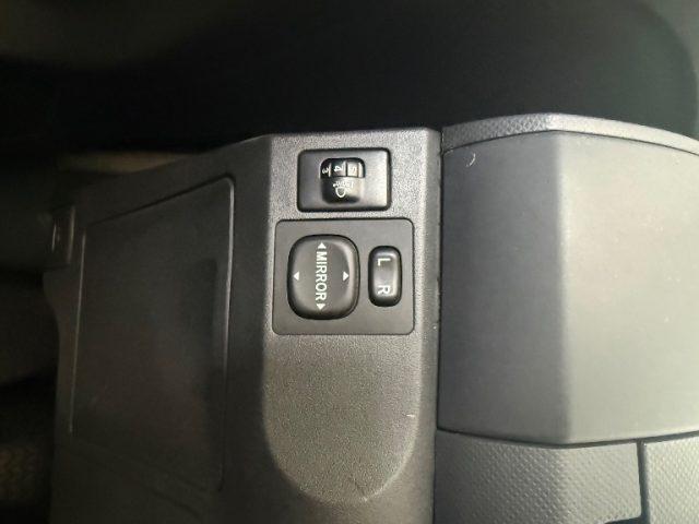 TOYOTA Yaris 1.0 5 porte
