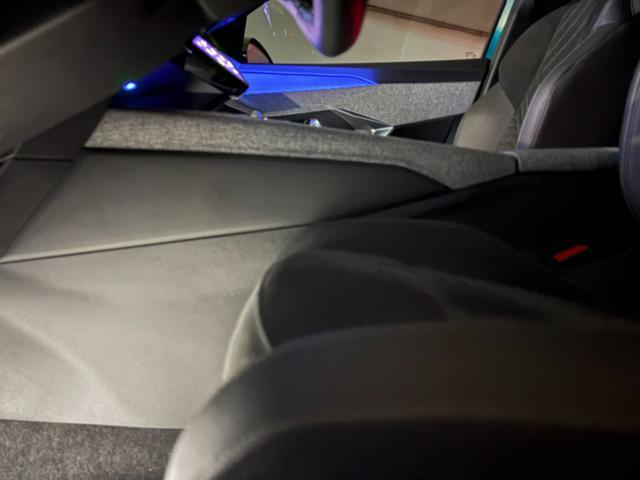 PEUGEOT 3008 Hybrid 136 e-DCS6 GT