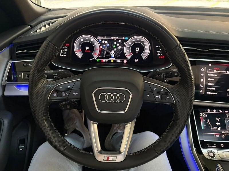 Audi Q8 55 TFSI 250kW quattro tiptronic Sport