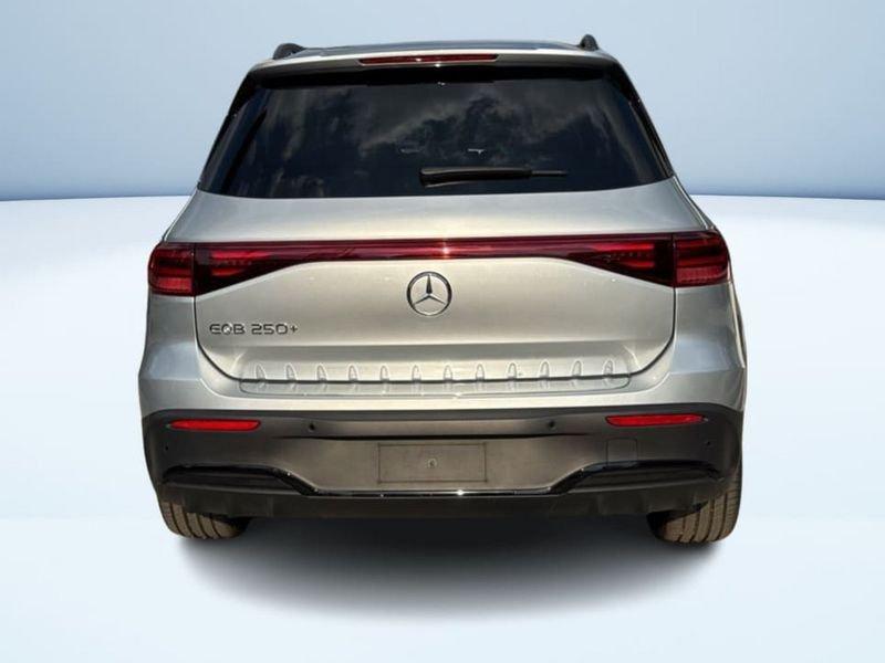 Mercedes-Benz EQB 250+ AMG Line Advanced