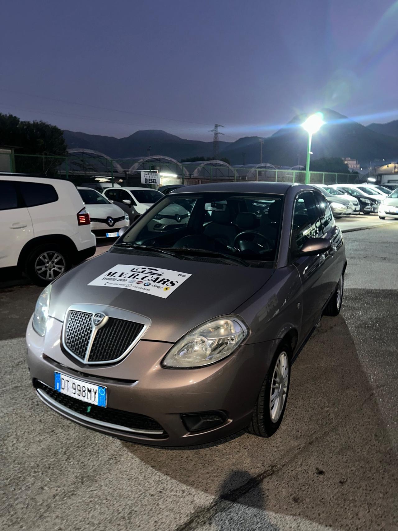 Lancia Ypsilon 1.2 Oro