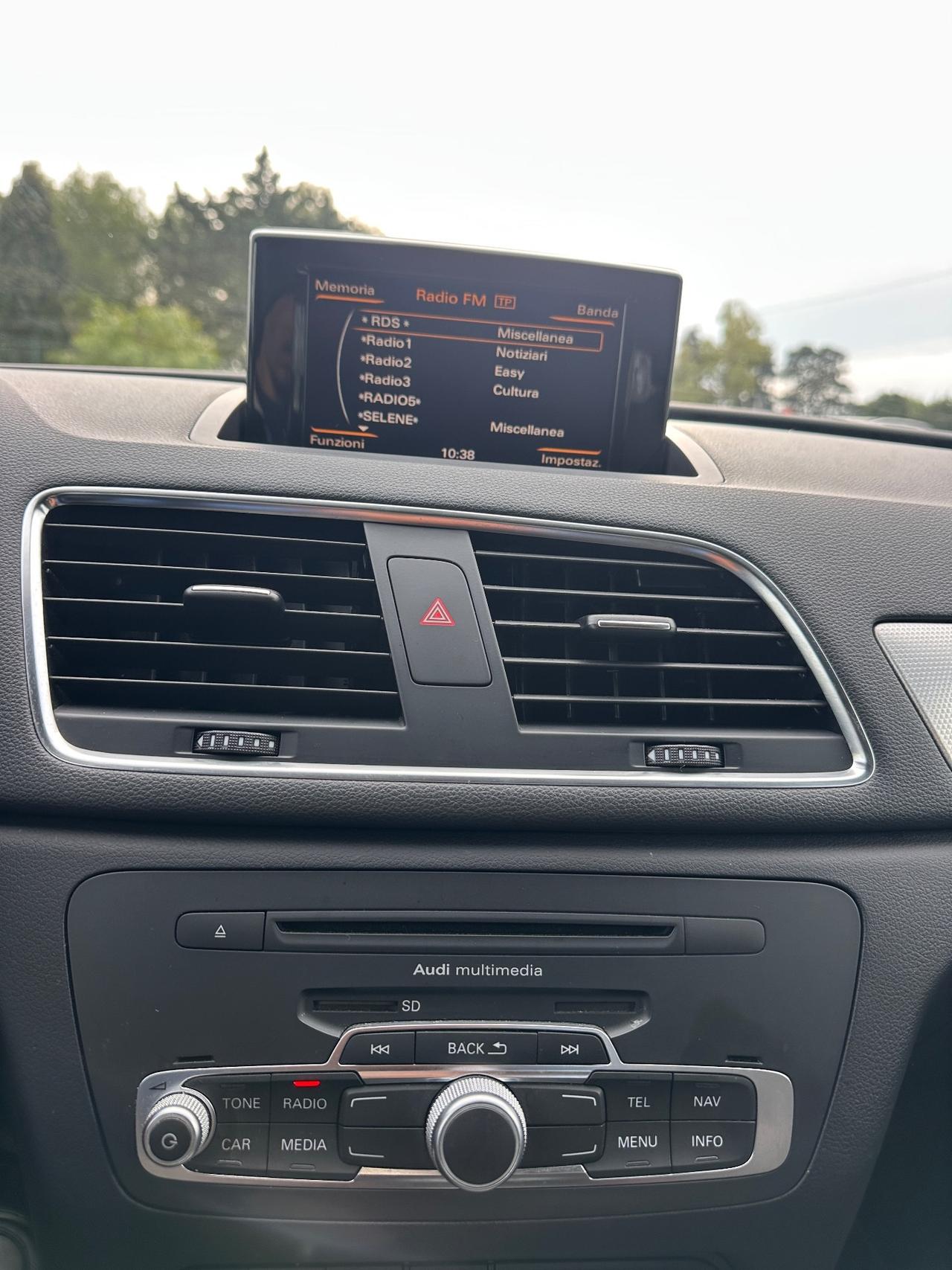 Audi Q3 2.0 TDI Advanced-2013 LED/17"