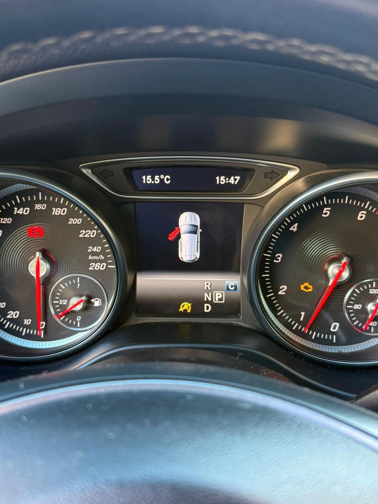 MERCEDES GLA 180 PREMIUM AUTO MY14 5P