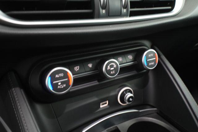 ALFA ROMEO Stelvio Stelvio 2.2 Turbo Diesel 150 CV AT8 - RWD Super