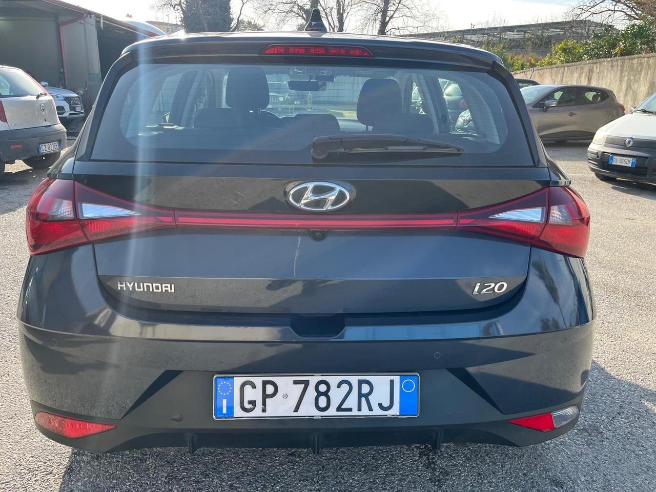 Hyundai i20-1.2 benz-full-2023