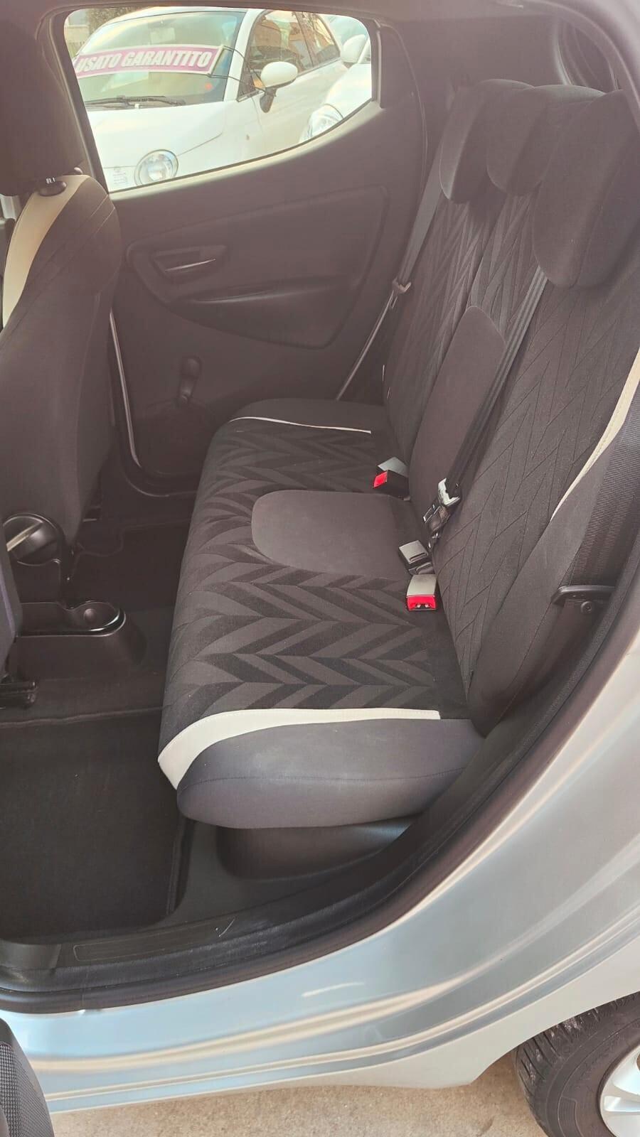 Lancia Ypsilon 1.2 69 CV 5 porte Platinum